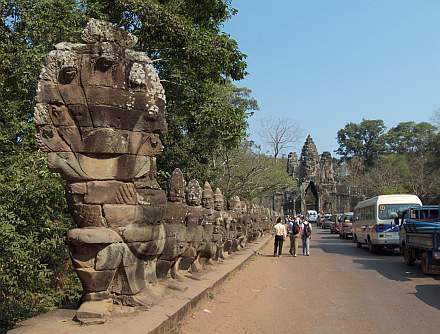 201102a/Angkor_01.jpg