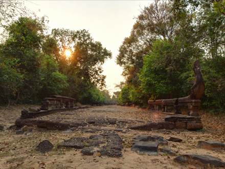 201102a/Angkor_34.jpg